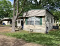 TE Ponderosa Hotels in Panola County