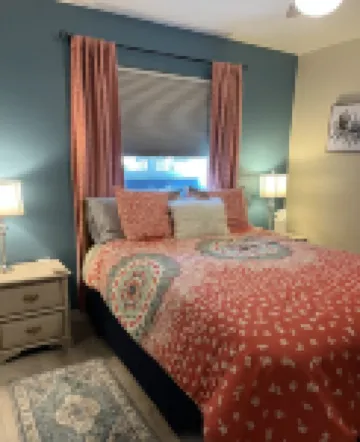 A Quick 5 Minute Drive to the Square!