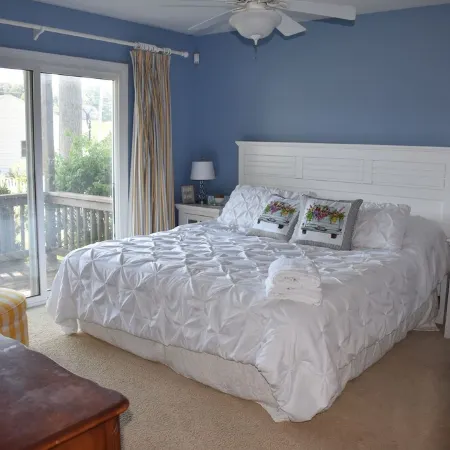 Nautical 5 Bedroom 5 Bathroom Home on Diamond Lake
