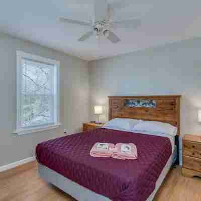 Riverview Townhouse IV in Downtown Alexandria Bay Rooms
