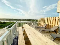 BEACH PLEASE! Amazing Ocean and Sound Views with Easy Beach Access! Pet Friendly