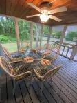Bright & Beachy 3 Bedroom Home in Quiet Beach Town, sleeps 10+