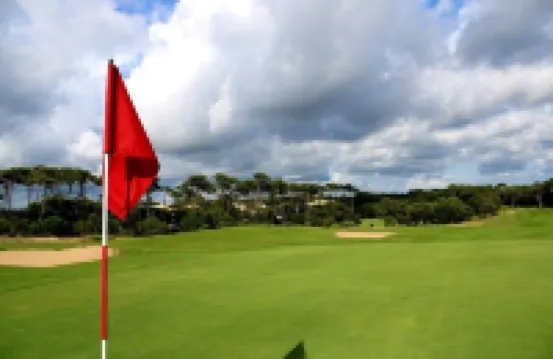 Fancy the ocean? 200 m from the beach, all comforts, swimming pool, wifi, bed linen and parking.