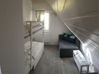 lauch3.de: yellow holiday home by the lake Hotels in Gorden-Staupitz