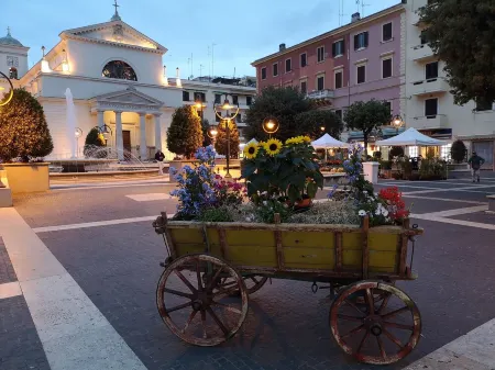 Casa Martina independent accommodation in Anzio center of Rome Отели в г. Анцио