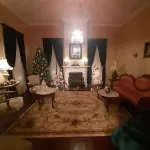 LA BELLE MAISON - Beautiful 1850 Historical home just across from Lions Park!