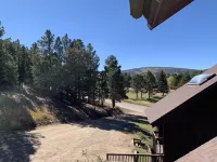 3/2 Condo. Mountain views. Easy access to Resort