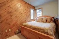 Alaskan Cabin Escape with Hot Tub!