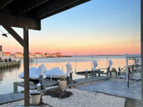 Steps from the beach! Come sail away! Hotels in Berkeley