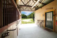 RETREAT TO HORSE COUNTRY & STAY IN THE ADORABLE PRIVATE TACK HOUSE
