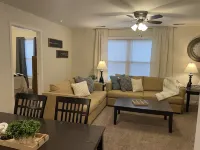 Cozy East Side Condo in Washington close to City Park and Hospital Hotels in Daviess County
