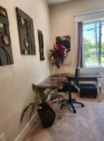 Spacious and tropical 2 bedroom oasis . Sleeps 4