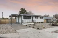 Luxurious Renovated Home with New Hot Tub: By Stadium, Expo Center, and Skiing. Hotels near Home Storage Center
