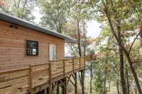 Two Bedroom Modern Tiny House with Bluff Views, Huge Windows!