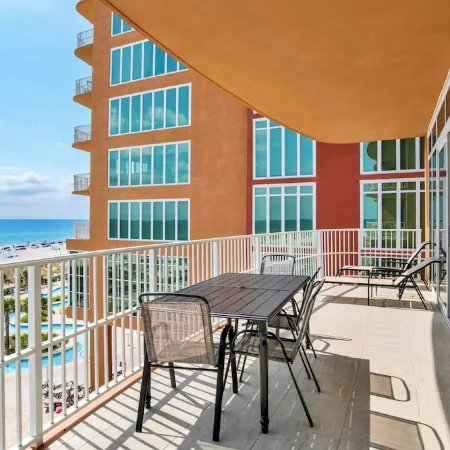 Direct Beachfront  Splash Pad Lazy River-Waterslide-Walk to Restaurants and Bars