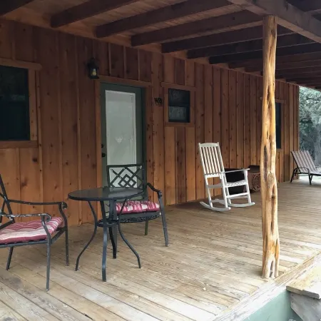 Deer Run Cabin, Utopia TX