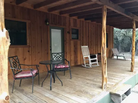 Deer Run Cabin, Utopia TX Отели в г. Утопиа