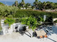 Vacation home near Tropea in Calabria, located directly on the cliffs. Hotel a Ricadi