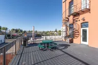 Historic Main Street Loft- 2nd Floor