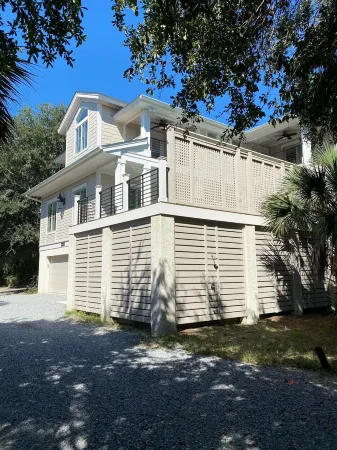 3rd row Luxury rental - Low Min nights  PoolSpa - 75 steps private beach access