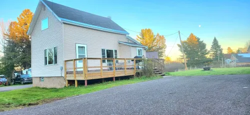 *Bumble Town Retreat: The gateway to your Keweenaw Adventure and Tranquility*