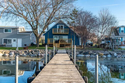 Madison Lakefront Oasis in the Heart of Madison - Central, Minutes to Downtown! Hotels in Monona