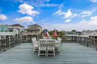 Bay Dayz - Canal & Poolside Views!