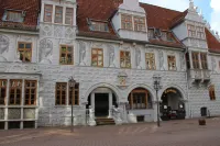 EXCLUSIVE APARTMENT CENTER NOW