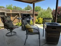 Centrally located to everything Reno! Family home w/ arcade games & full patio. 네바다, 리노 대학 주변 호텔