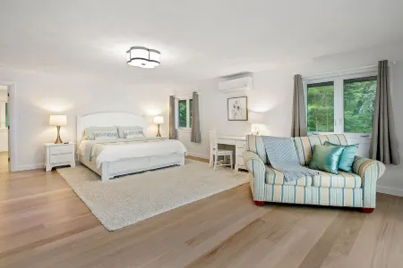 Windows on the Ocean : Penobscot Bay Contemporary