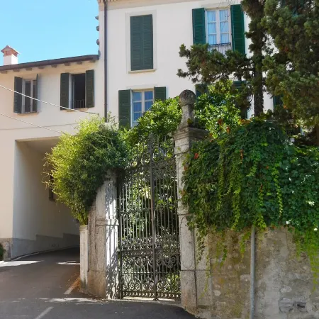 Charming romantic apartment in an ancient villa in Bellagio, close to lakeshore