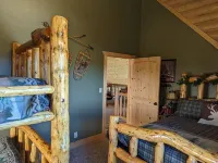 Private getaway near Bear Lake, ATV hike, cave tours, and kayaking, game room.