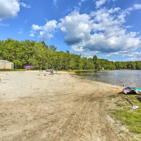 Serene Lakefront Retreat in Poconos: Beach, Pools, Gym, Fireplace & Pet-Friendly