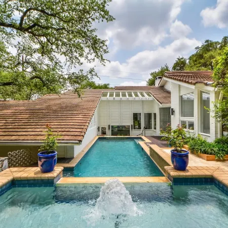 Contemporary Lake Austin Estate Minutes from Downtown - Privately Gated