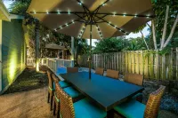 Casa del Río!  Beaches, IMG, Boating & Riverwalk. Hotels near Retro Rosie and Cobweb's