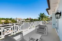 Coral Ridge Waterfront Villa
