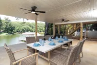 5Br - Lakefront Home - 4 King Beds, Private Dock, Kayaks, Canoe, & Fast WiFi