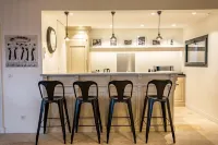 VILLA SOLEIL D'OR GOLFE DE ST TROPEZ, swimming pool at 29° all year round, 180° view