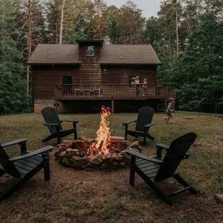 Wine Country Getaway Chalet  Pet Friendly
