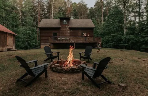 Wine Country Getaway Chalet  Pet Friendly