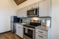 Grand Opening Pricing! 401A Cozy Cabin with views of Flathead Lake