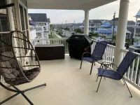 Spacious 5-Bedroom Beach House – Ideal for Families, Walk to Ocean & Downtown