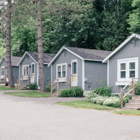 MaineStay Cottage #5 With Fireplace & Fully Stocked Kitchen in Hampden/Bangor