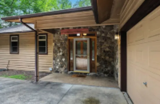 4-Bedroom Mountain House w/Golf Course View, Hot Tub, Pool Table, & Foosball!