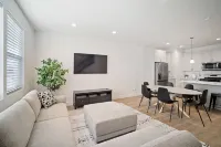 Townhouse w views + 2 car garage + washer + dryer