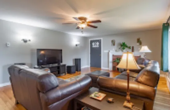 A spacious modern elegant 3 bedroom Ranch, Whole House located in South Nashua.