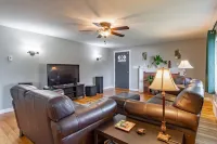 A spacious modern elegant 3 bedroom Ranch, Whole House located in South Nashua.