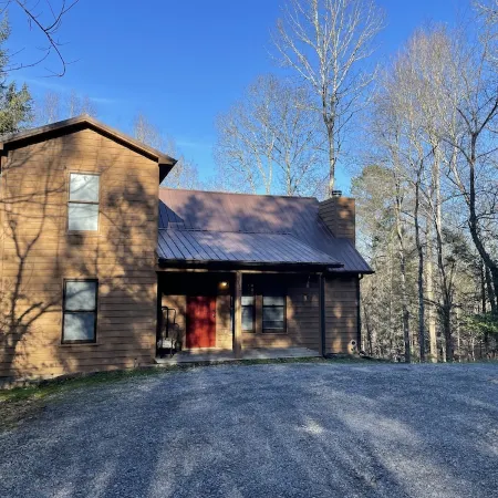 Mountain Deer Pass- A rustic mountain retreat on the Peacful Side of the Smokies