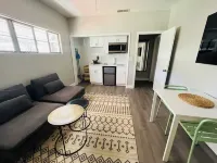 Quiet Studio in New Port Richey Downtown. Apartment B Hotels in New Port Richey