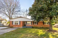 Fully Stocked and Spacious 2 Master Bdrms LOCATION, COMFORT, LUXURY -  Privatzimmer